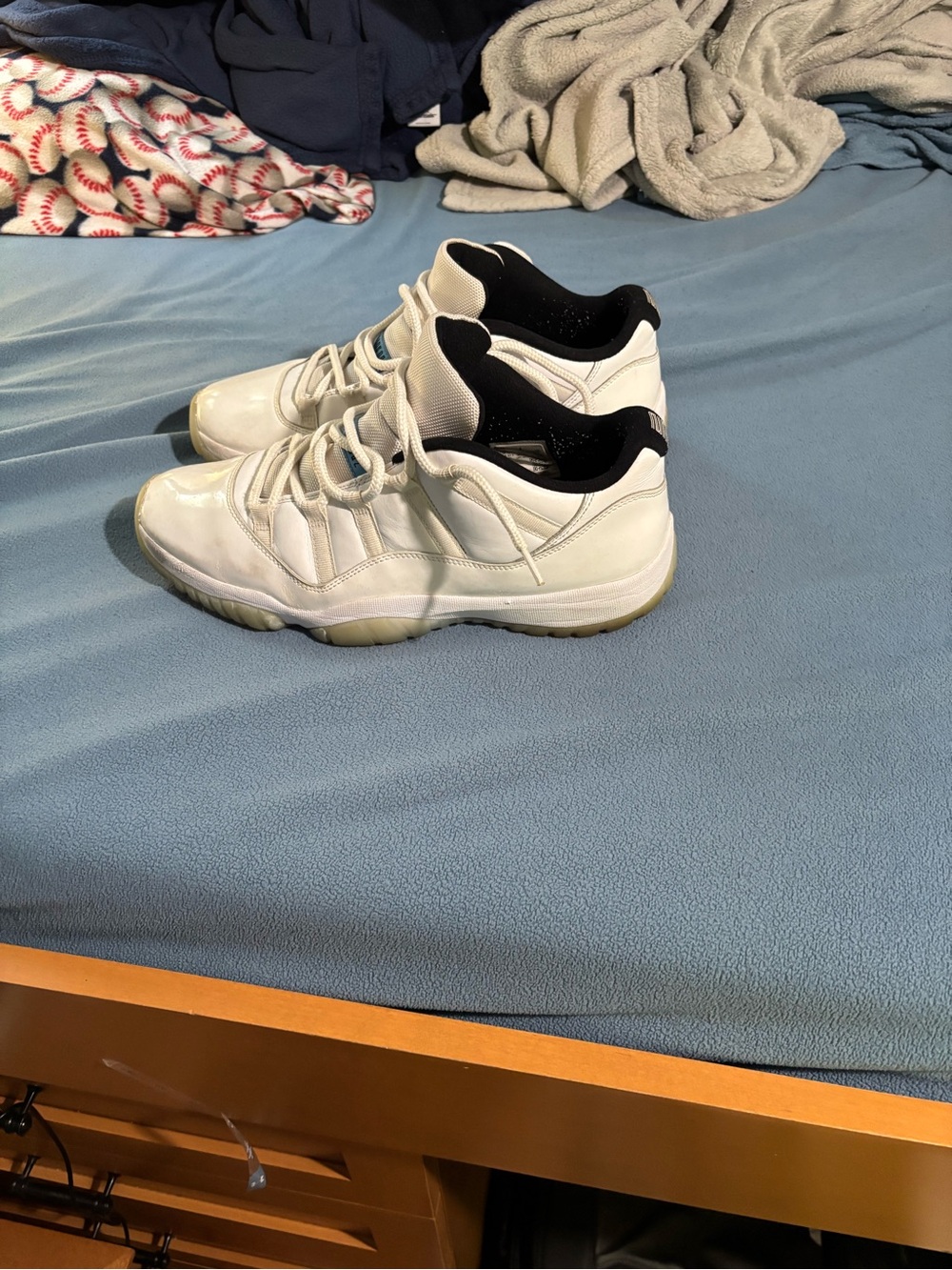 Jordan 11 low retro sneakers - Picture 2 of 3